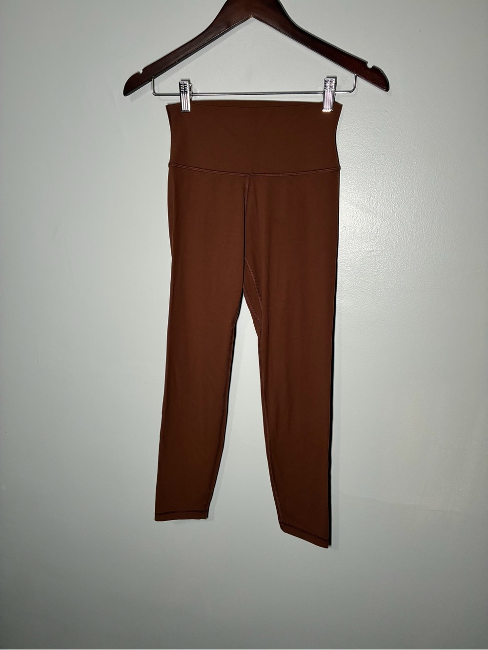 Aritzia women’s 4 golden butter Chocolate Brown Leggings
